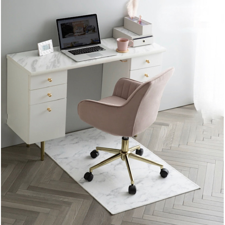 2f フランフラン マーブル柄のチェアマットでオシャレにデスクワークを フランフラン おすすめ イオンレイクタウンmori 公式ホームページ