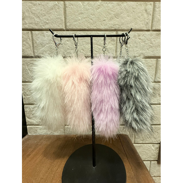 フェイクファーミニテールチャーム